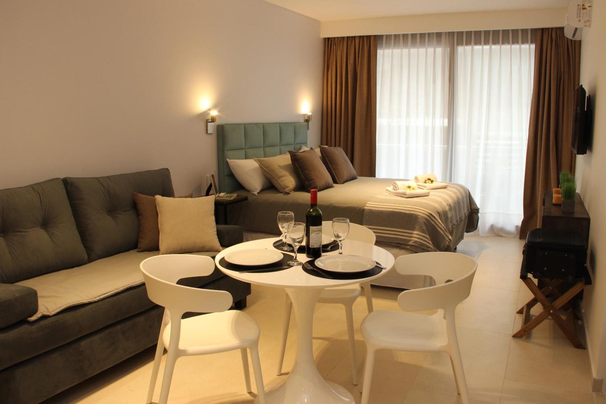 In House Ba - College Apartahotel *